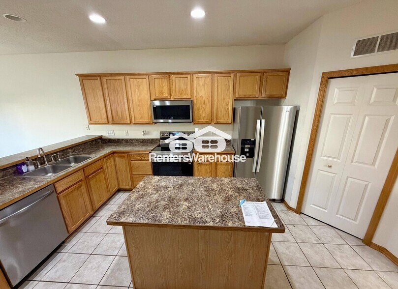 Building Photo - 1476 111th Dr NE