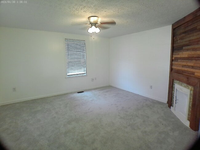 Building Photo - 1061 W 33rd St