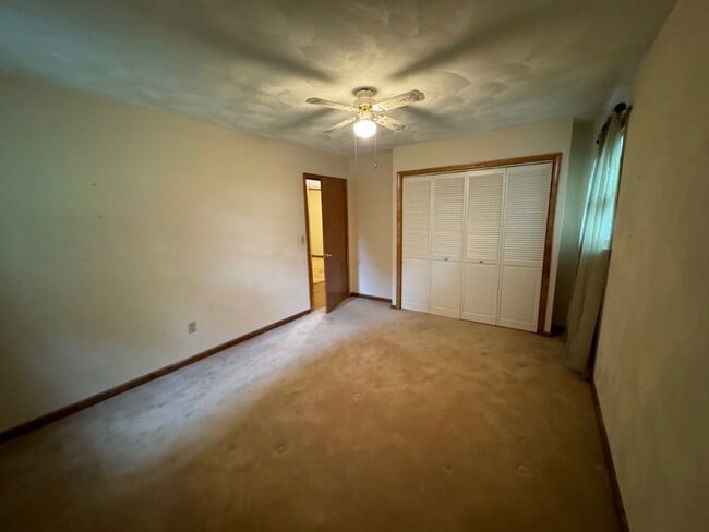 Building Photo - 38 Albany Ave