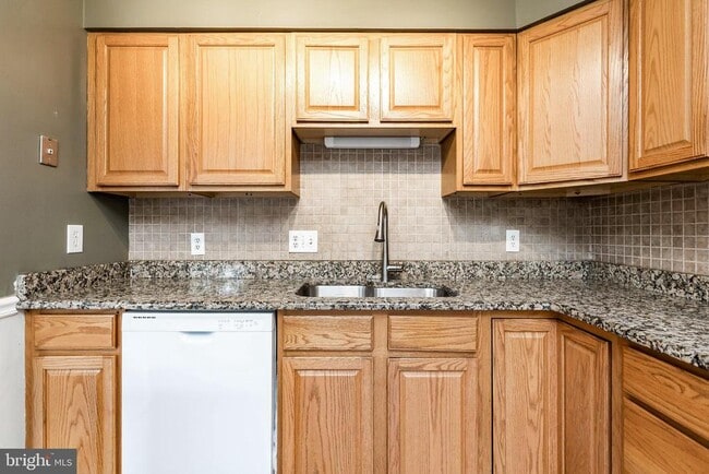 Building Photo - 5438 Ring Dove Ln