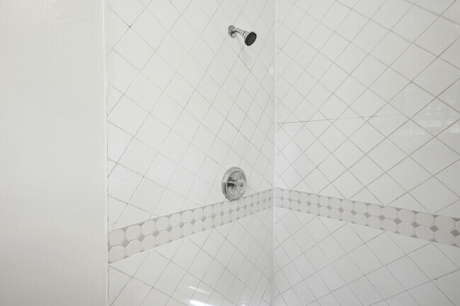 Building Photo - 4435 Yates Rd