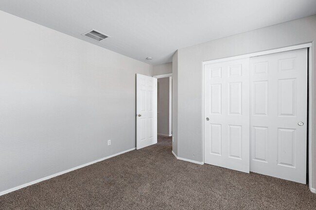 Building Photo - Large two story home in San Tan Heights!