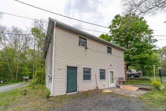 Building Photo - 126 Red Top Rd