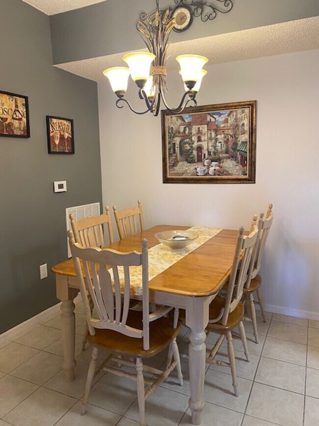 Building Photo - Furnished 2 bedroom 2 bathroom condo