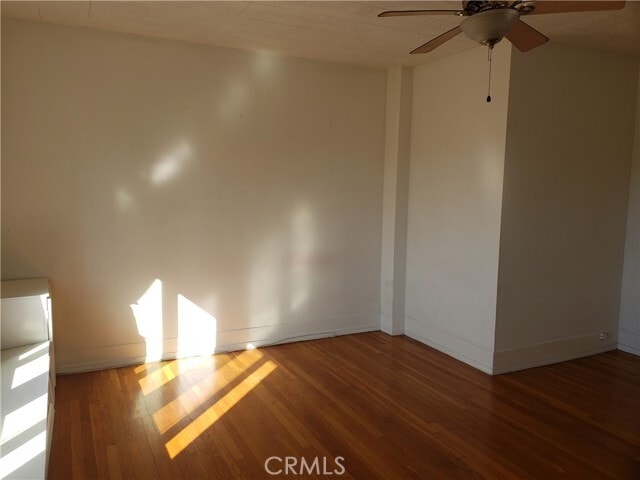 Building Photo - 323 W 4th St