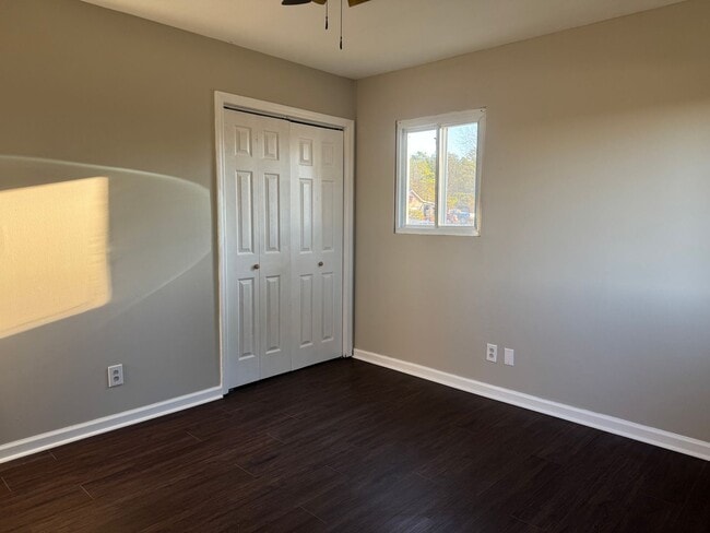 Building Photo - Cozy rural home