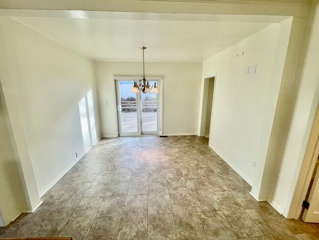 Building Photo - Are you looking for a short 4 Month Lease? Discover 2BD/2B Single-Family Home!