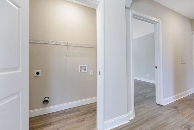 Building Photo - Beautiful renovated Home