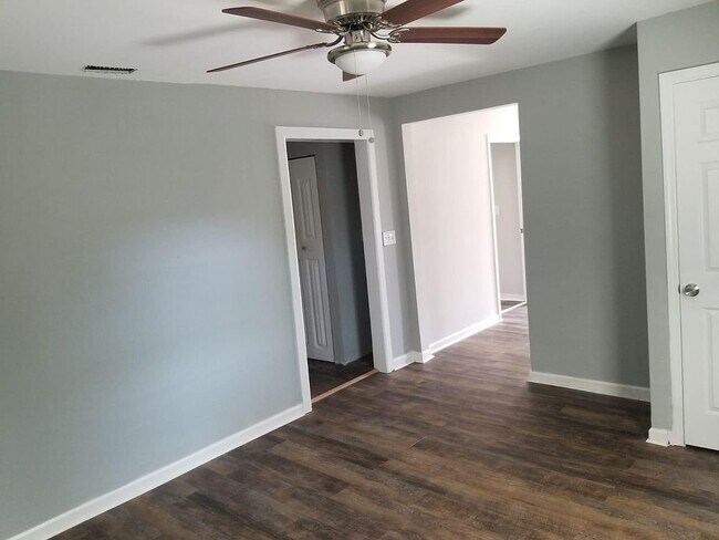 Building Photo - 2522 Pitts Dr