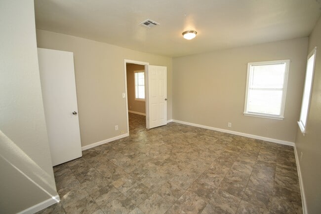 Building Photo - 6268 E Latimer St