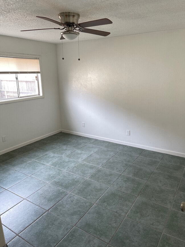 Building Photo - 3105 Lourdes St