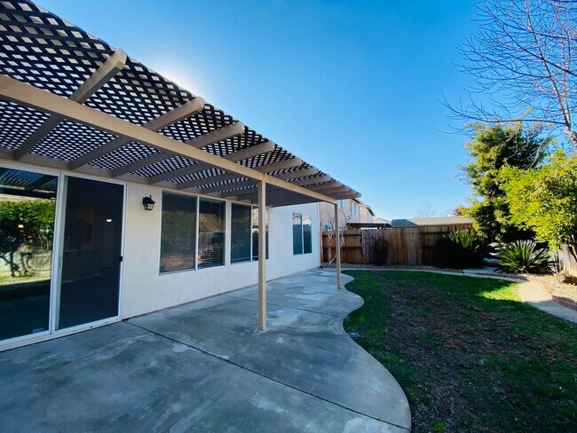 Building Photo - 9565 Stone Springs Dr