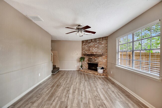Building Photo - 3826 Willow Springs Ln
