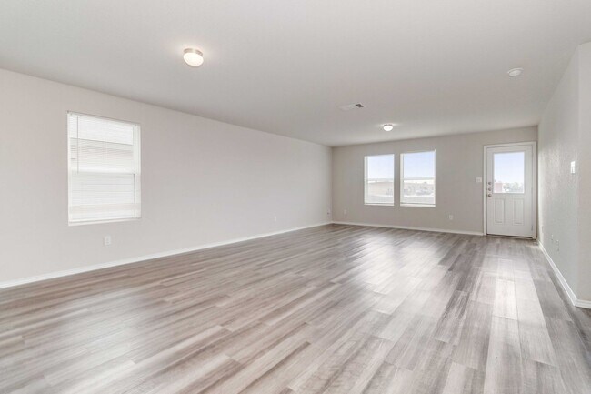 Building Photo - Beautiful 3/2 in New Braunfels