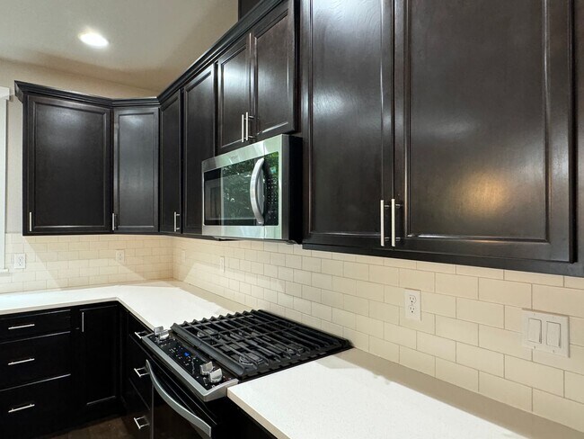 Building Photo - Wonderful Central Kitsap 4 bedroom in Village View neighborhood...now available