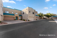 Building Photo - 1015 S Val Vista Dr