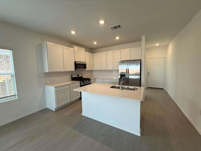 Building Photo - 109 Imola St