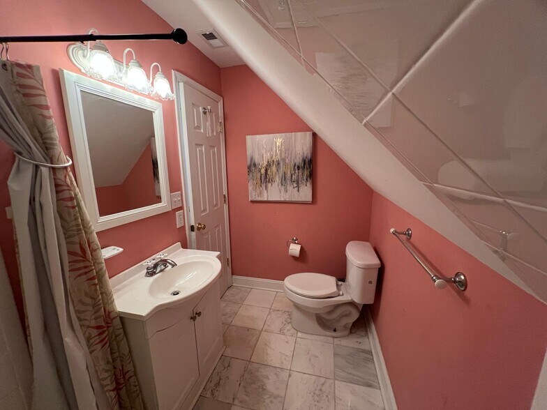 Building Photo - 1430 Alford Ave