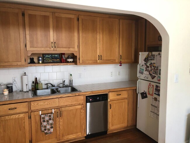 Building Photo - APPLICATION PENDING!!! 2 bedroom Secret Hi...