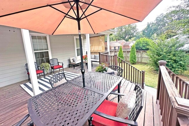 Building Photo - 3815 Montclair Dr