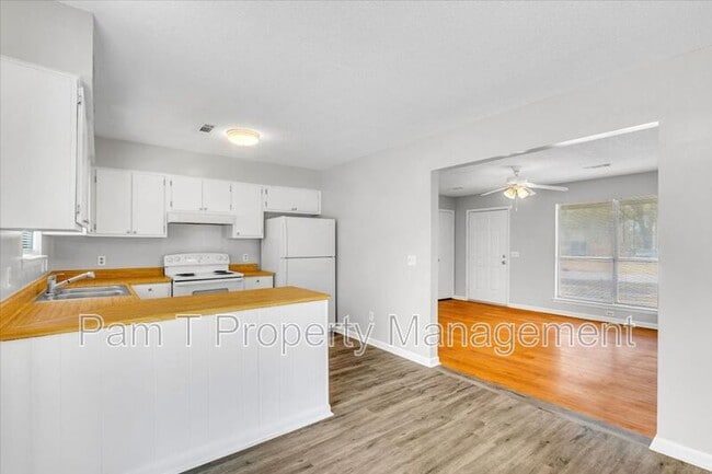 Building Photo - 117 Egret Cir