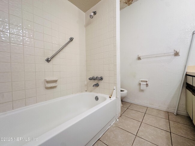 Building Photo - 4835 Kingsmeadow Ln