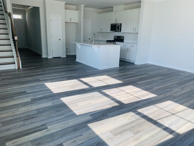 Building Photo - 6011 Grey Colt Wy