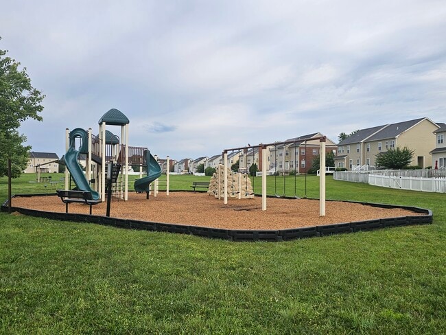 Building Photo - 109 Wheatfield Dr