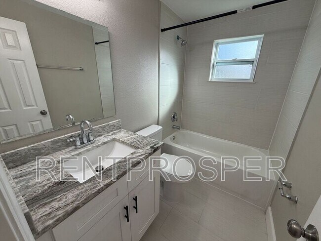 Building Photo - 39 N Ortman Dr