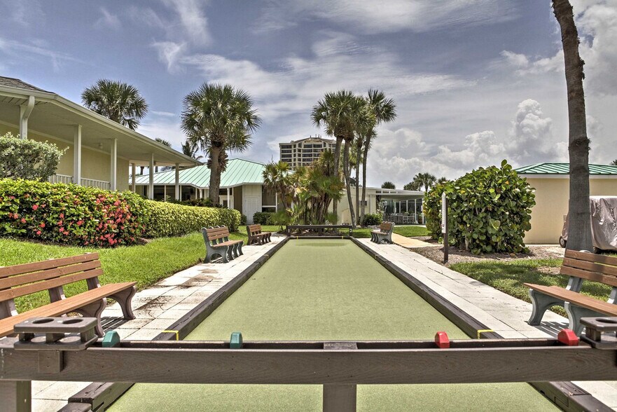 Building Photo - 2400 S Ocean Dr