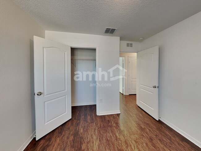 Building Photo - 1114 Brenton Leaf Dr