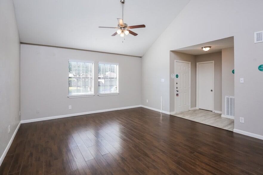 Building Photo - 3725 Whitefern Dr