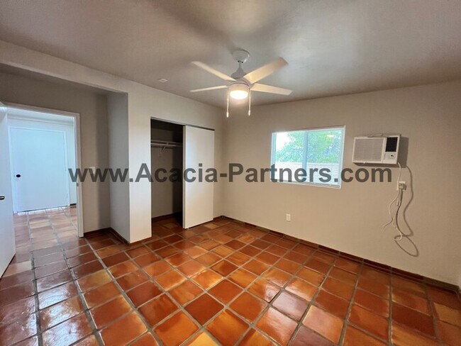 Building Photo - Two Bedroom Home