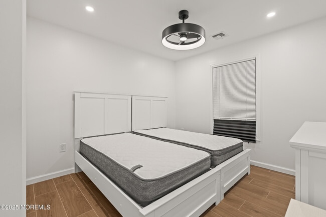 Building Photo - 72 Whalepond Rd