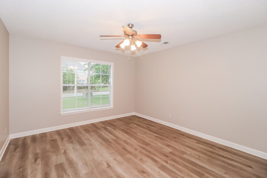 Building Photo - 1140 Casentino St