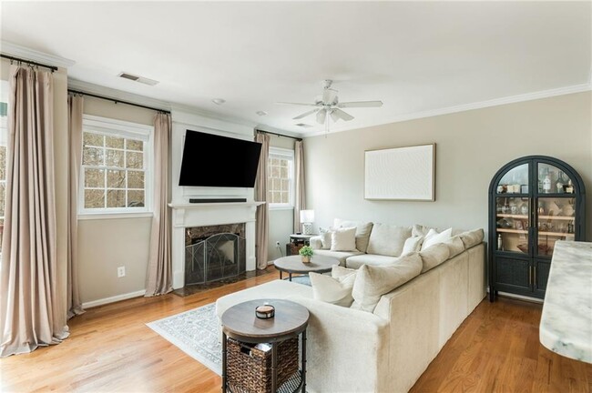 Building Photo - 4735 Longcourt Dr