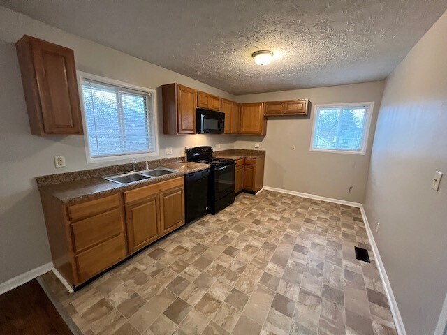 Building Photo - 3433 Maura Ln