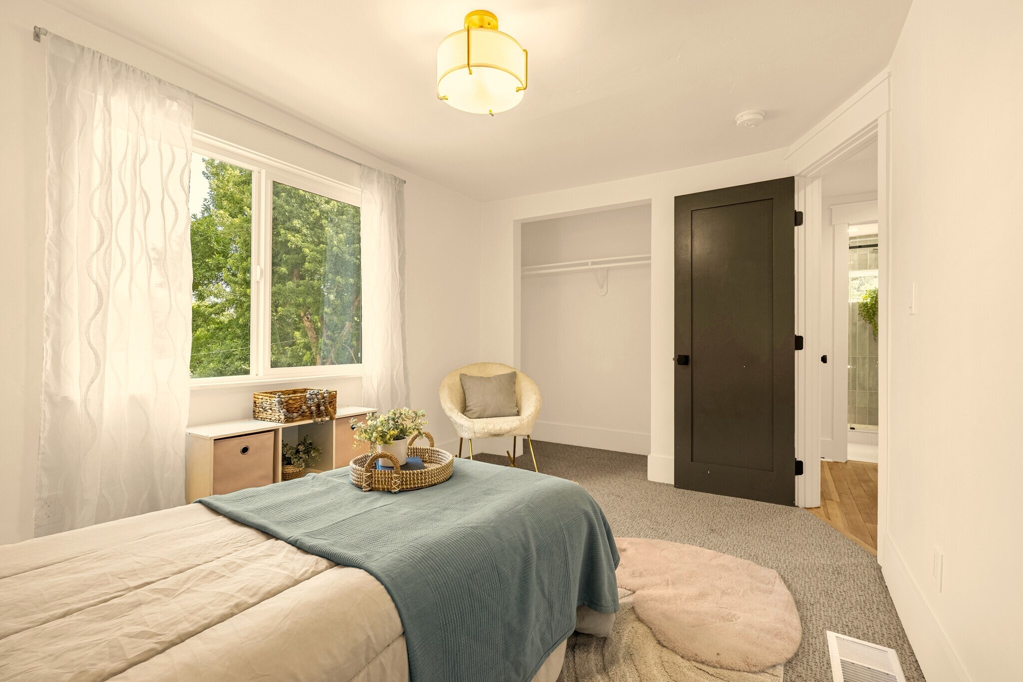 Building Photo - 200 W Cheyenne Rd