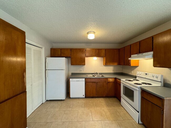 Building Photo - 2515 Bermuda Dr