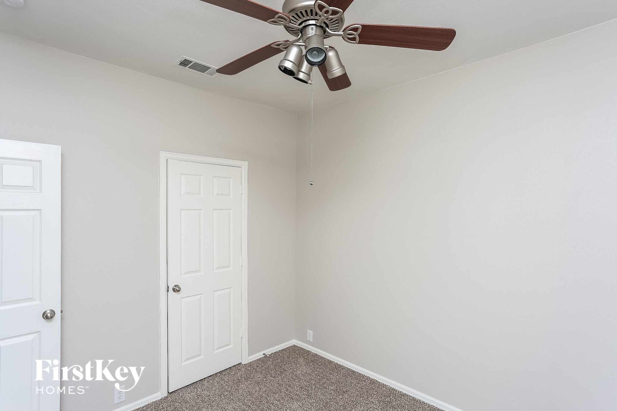 Building Photo - 2852 Maple Creek Dr