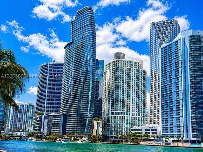 Building Photo - 300 Biscayne Blvd