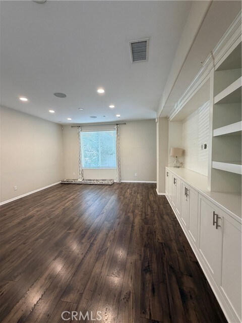 Building Photo - 422 W Rte 66