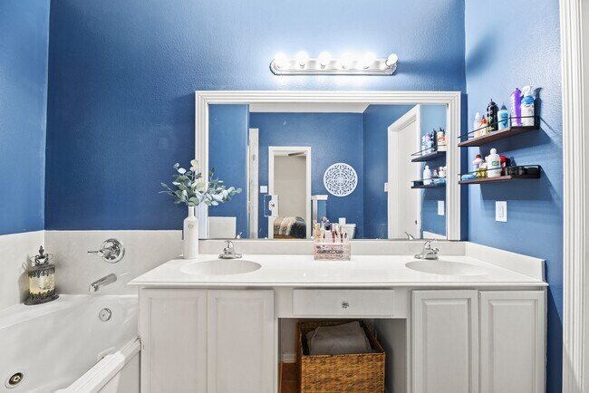 Building Photo - 32018 Anne Ln