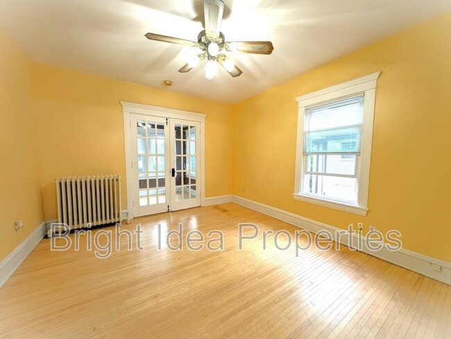 Building Photo - 2104 Emerson Ave S