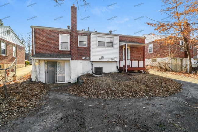 Building Photo - 235 Emerling Dr