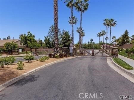 Building Photo - 17231 Greentree Dr