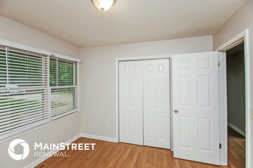 Building Photo - 315 Bakers Bridge Cir