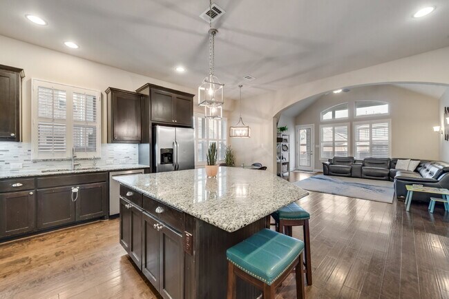 Building Photo - Welcome to your new 5 Bed-4 Bath home in t...