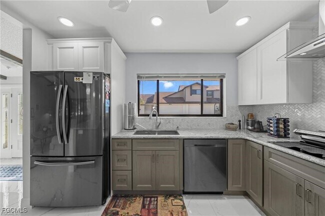 Building Photo - 11650 Pointe Cir