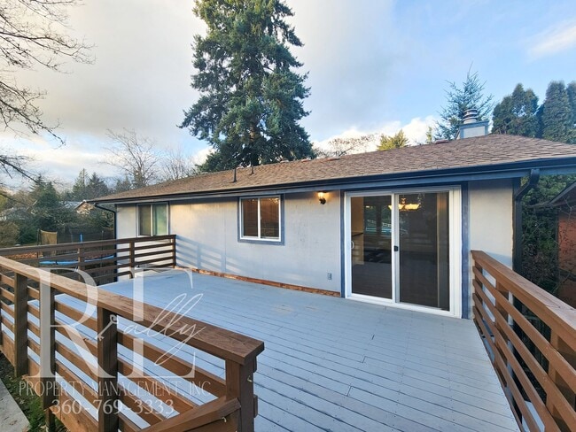 Building Photo - Remodeled w Heat Pump and Large Deck